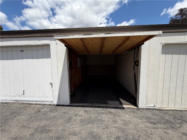 Building Photo - 1330 W Lambert Rd