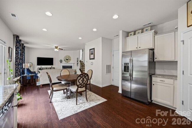 Building Photo - 409 Elizabeth Valley Ln