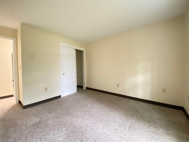 Building Photo - 147 Eastern Ave