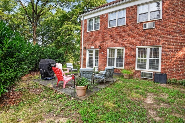 Building Photo - 3458 Martha Custis Dr