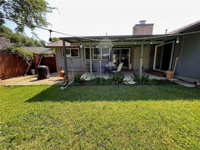 Building Photo - 7110 Whispering Winds Dr