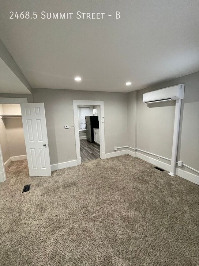 Building Photo - 2468.5 Summit St