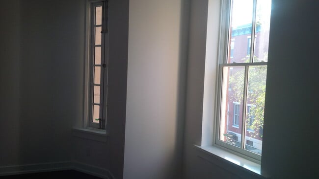 Building Photo - 2014 Mount Vernon St