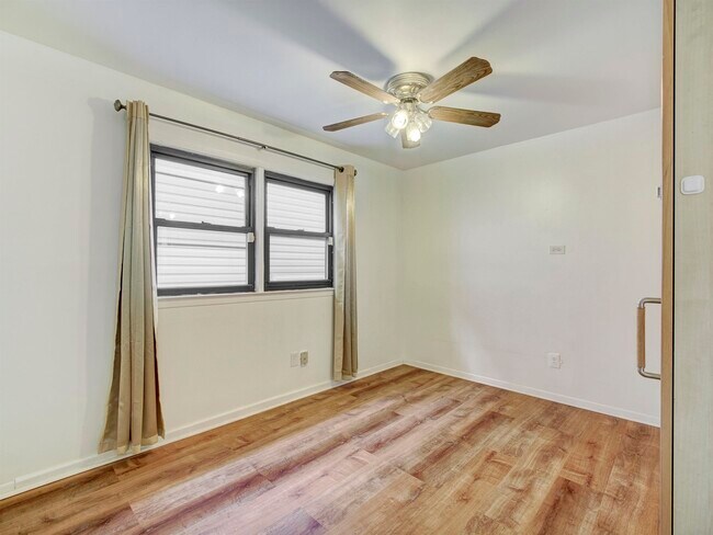 Building Photo - 25 Skillman Ave