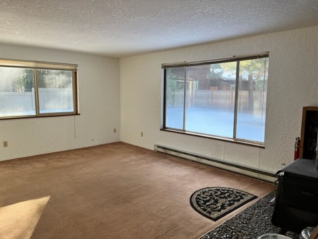 Building Photo - Cozy 3-Bedroom in Beautiful Tollgate! ***water included***