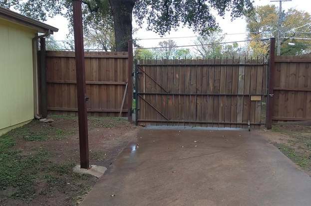 Building Photo - 7366 Meadowbrook Dr