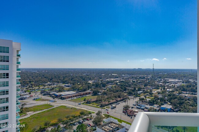 Building Photo - 241 Riverside Dr