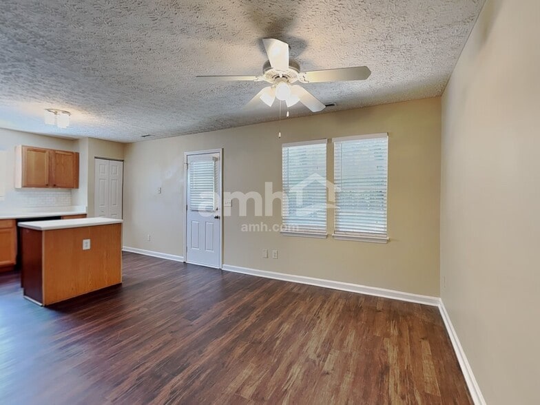 Building Photo - 6907 Havenwood Dr