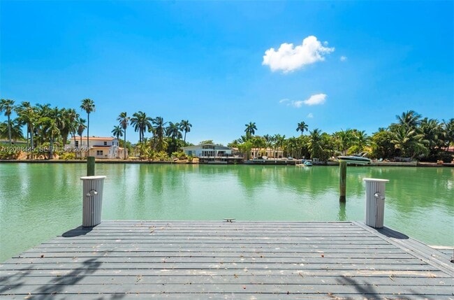Building Photo - 540 S Shore Dr