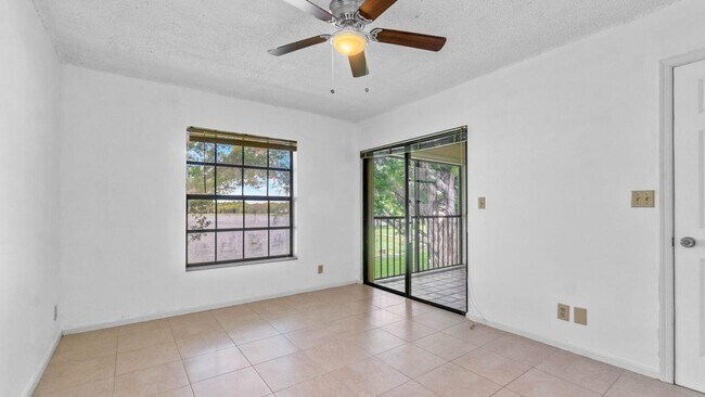 Building Photo - 2900 Olivewood Terrace