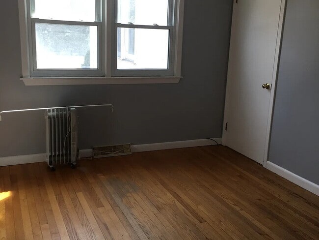 Building Photo - Amazing 3 bedroom, 1 bathroom house in Southampton.