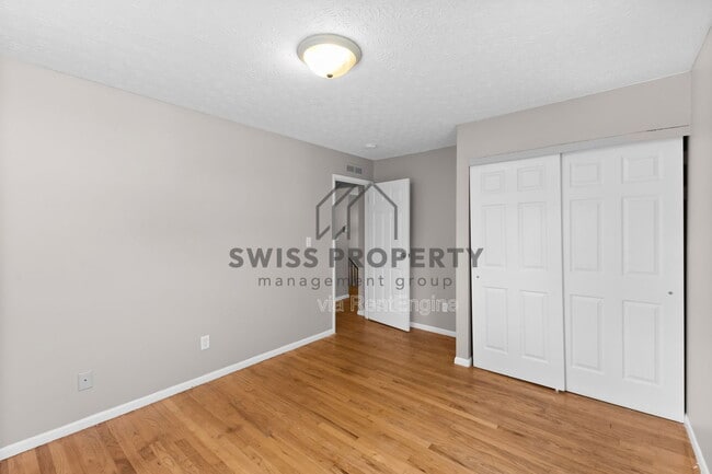 Building Photo - 6406 Dalewood Rd