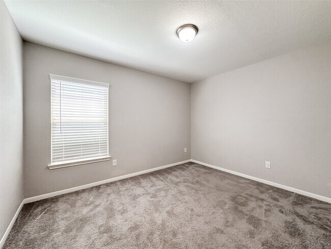Building Photo - 125 Camelot Pl Ct