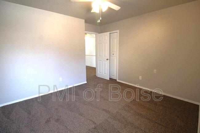 Building Photo - 5801 N Cobbler Ln