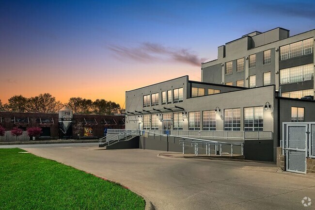 Building Photo - RIVERWALK LOFTS