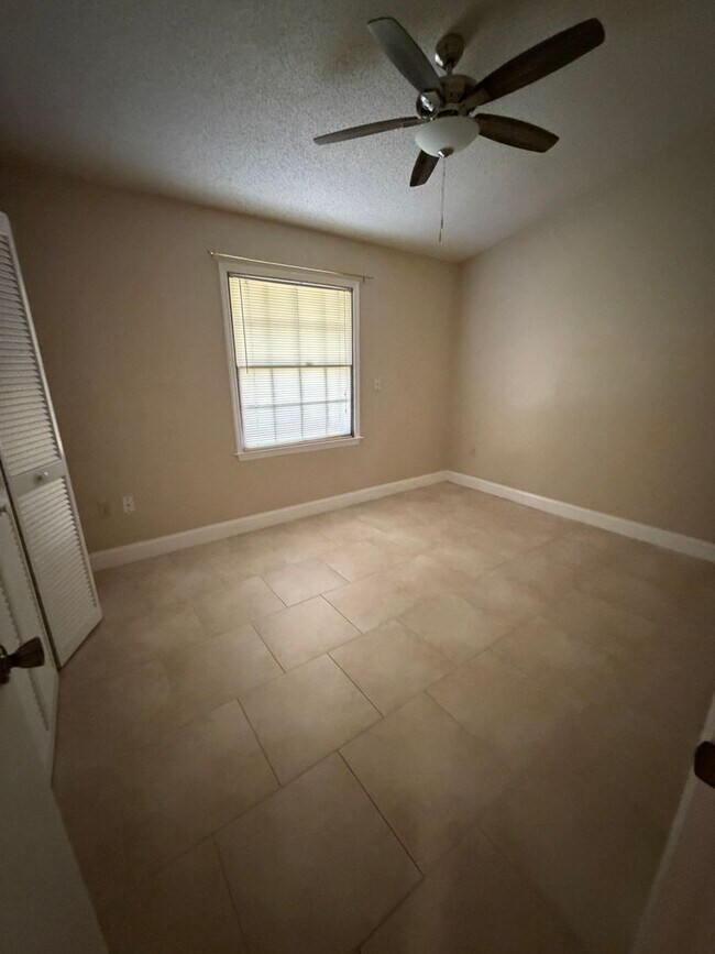 Building Photo - 2 Bed 2 Bath in St Cloud for Rent