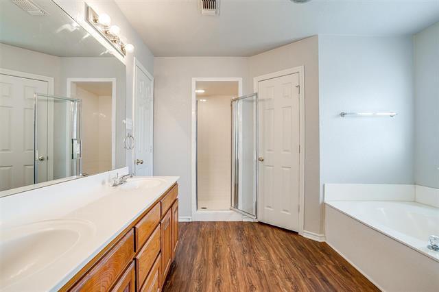 Building Photo - 8459 Golf Club Cir