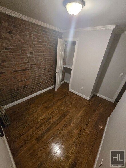 Building Photo - MULBERRY ST.