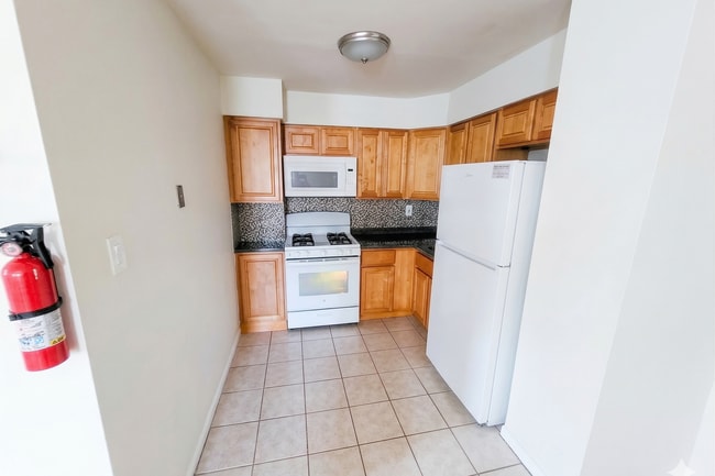 Building Photo - 2726 Cranston Rd