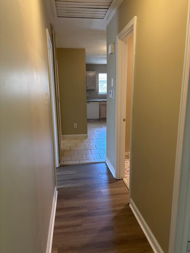 Building Photo - Pecan Grove 3/2