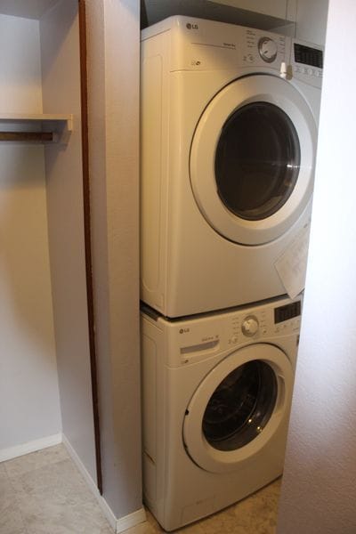 Building Photo - 1200 T A Riordan
