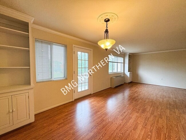 Building Photo - 200 N Maple Ave