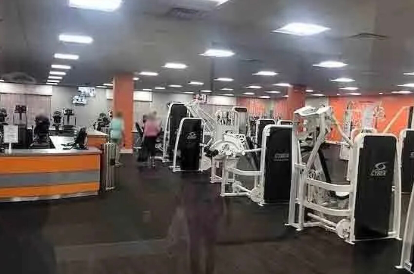 Gym CLub - 3004 Cornwall a