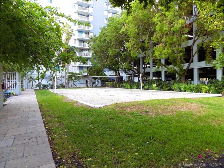 Building Photo - 800 N Miami Ave