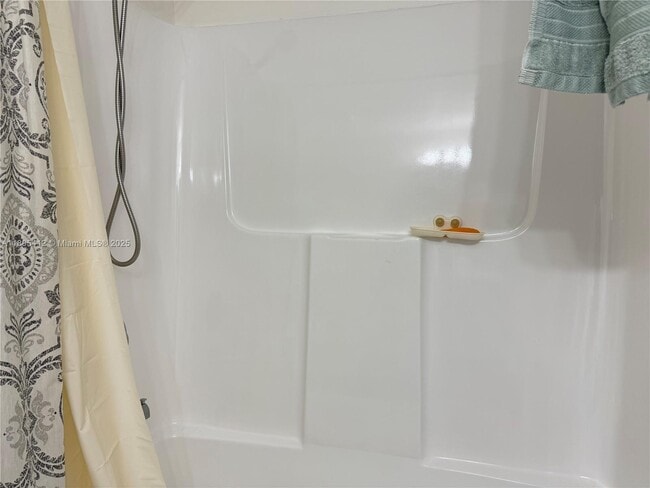 Building Photo - 9725 Fontainebleau Blvd