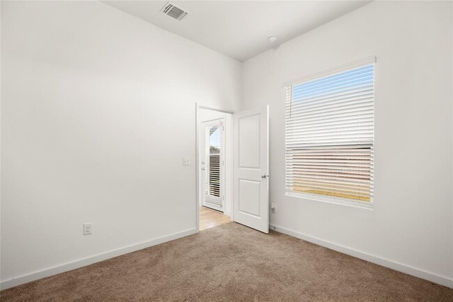 Building Photo - 15004 Ryman Rd