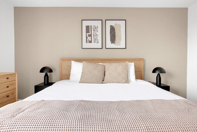 Building Photo - 901 S Ashland Ave