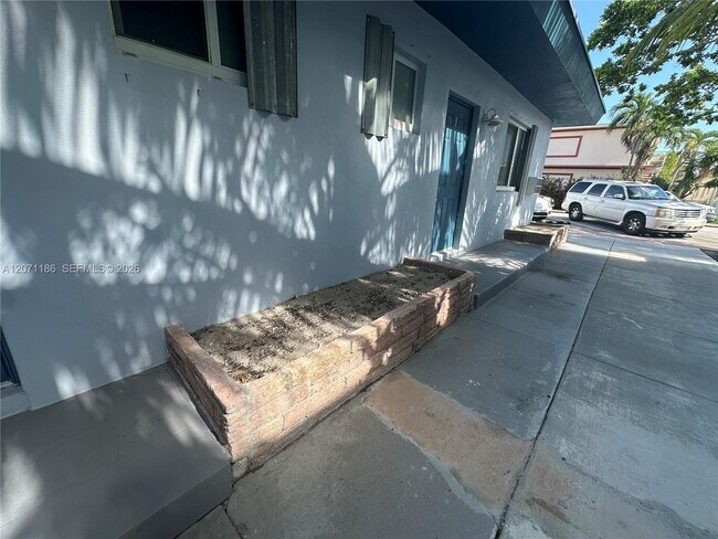 Building Photo - 836 81st St