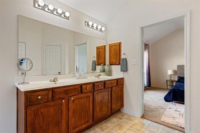 Building Photo - 221 Stone Crest Blvd