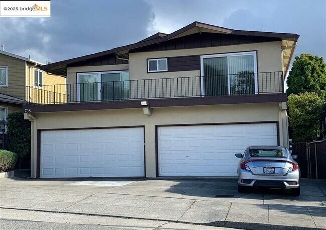 Building Photo - 708 Solano Ave
