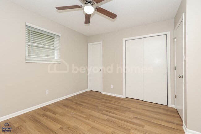 Building Photo - Freshly Renovated 3 Bedroom 2 Bath Home - Looking for You!