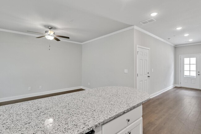 Building Photo - 15 Sprayberry Rd