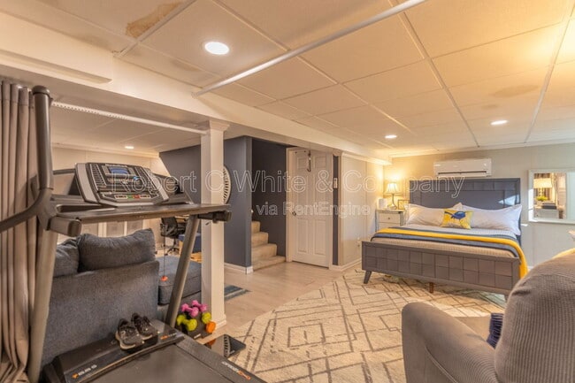 Building Photo - 3 Granbrook Park Rd