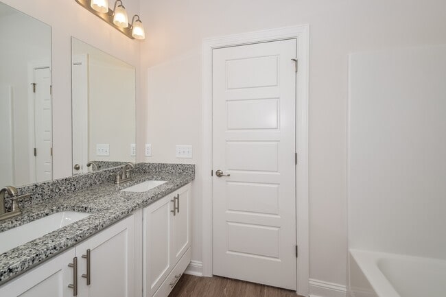 Building Photo - 1014 Walker Point Way