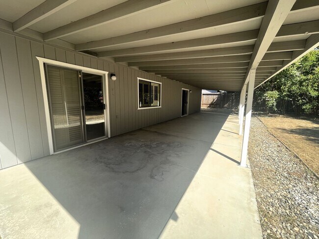 Building Photo - 3 Bedroom home in Sunset Park Subdivision