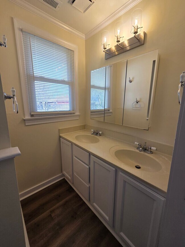 Building Photo - LAKELAND HOMES