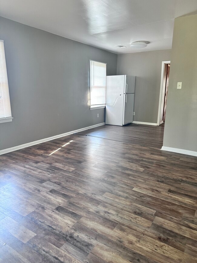 Building Photo - 3066 Tyler Rd