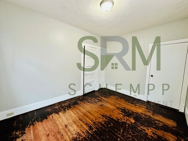 Building Photo - Charming 2-3 Bedroom House off Taylor Blvd! Section 8 accepted