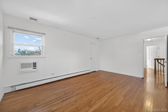 Building Photo - 8 Blueberry Ln