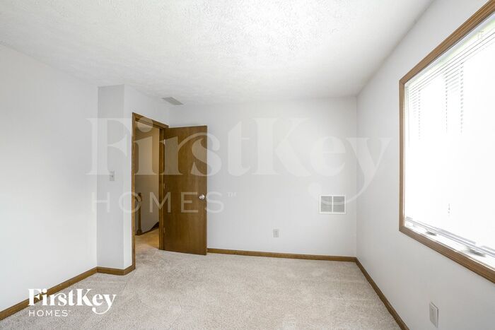 Building Photo - 621 White Pine Dr