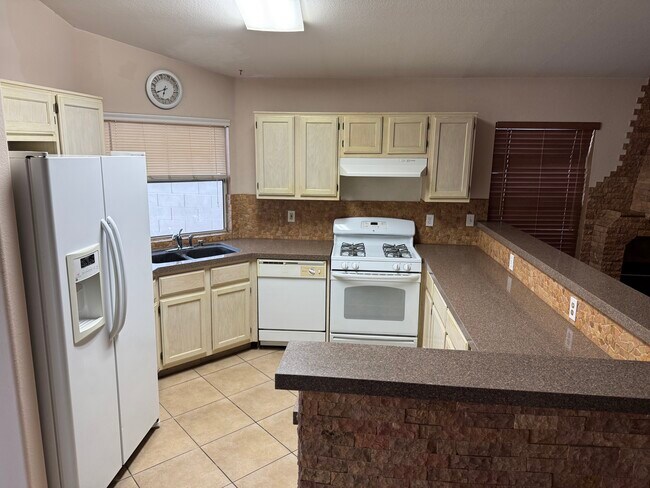 Building Photo - 8214 James Grayson Dr