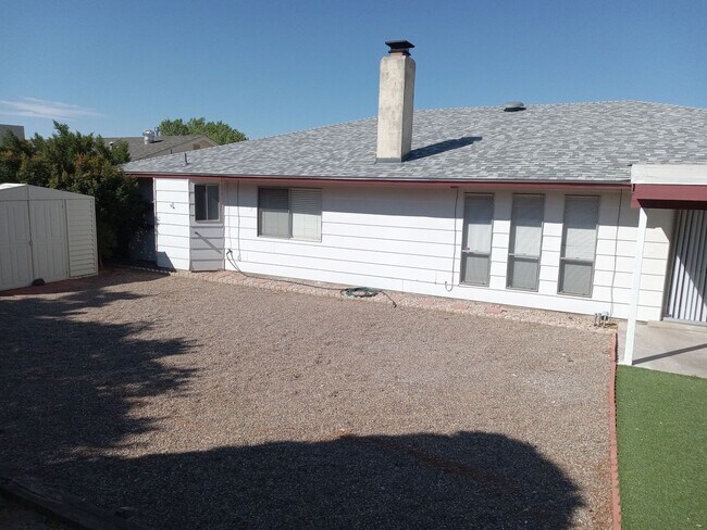 Building Photo - 4 BEDROOM 3 BATHROOM HOME IN THE VIBRANT C...