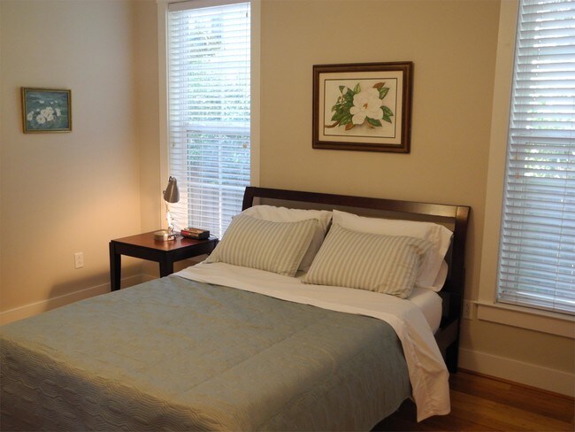 Building Photo - 2805 3rd St