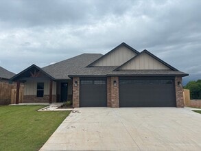 Building Photo - 1900 Inglenook Dr