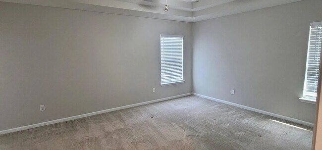 Building Photo - 7747 Sunnydale Ln