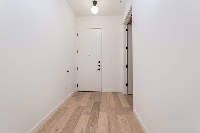 Building Photo - 800 Embassy Dr